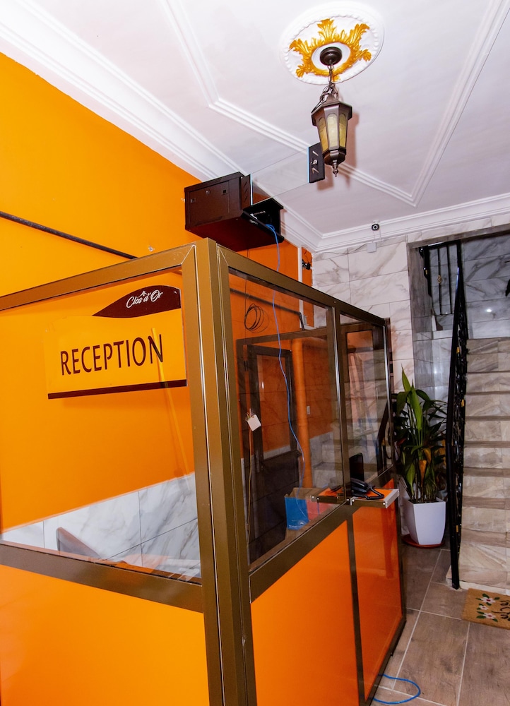 Le Clos D'or Appartements Meubles — 4-Star Luxury Hotel in Douala, Cameroon