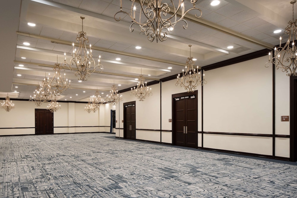 Embassy Suites by Hilton New Orleans - photo 59