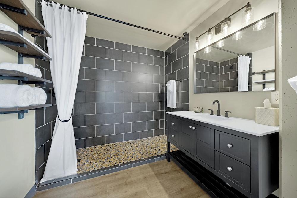 The Suites at Prairie Falls & Event Center - photo 53