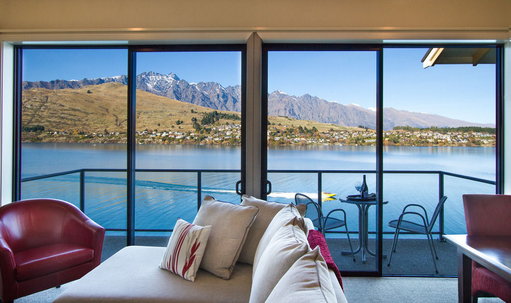 Villa Del Lago — 5-Star Luxury Hotel in Queenstown, New Zealand