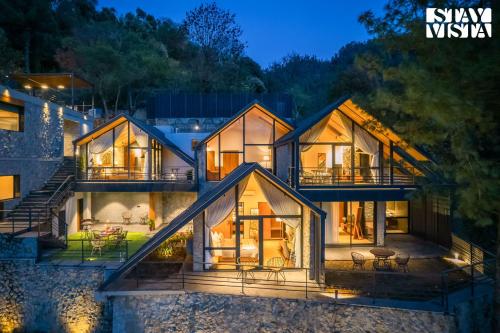 StayVista at Shai Sher Estate with Bonfire BBQ and Lawn in Shimla, India