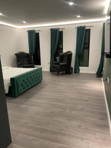 Woodland lodge green room — 4-Star Luxury Hotel in Dungiven, United Kingdom