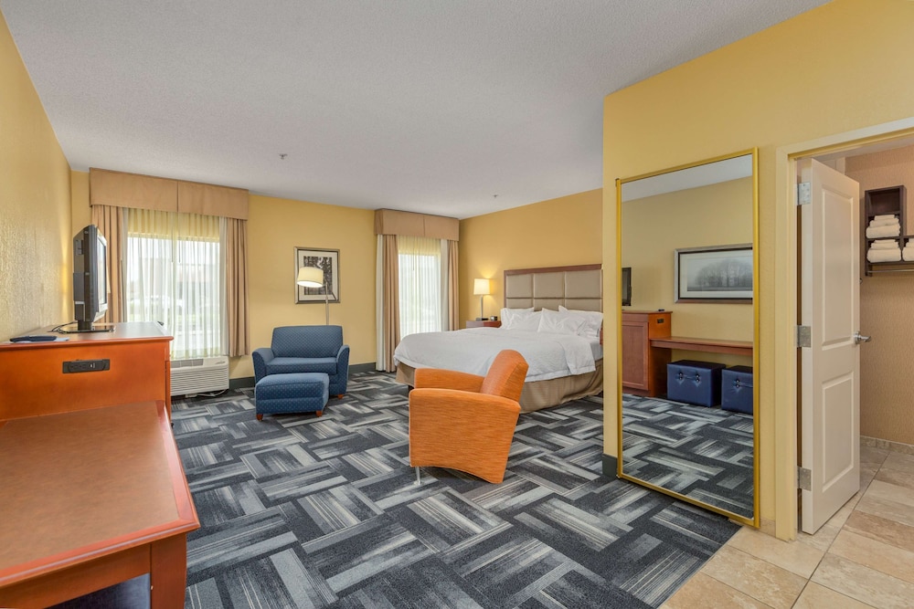 Hampton Inn Owensboro South - photo 8