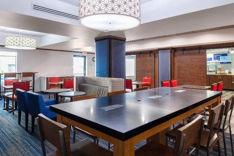 Holiday Inn Express & Suites Roanoke Rapids SE by IHG - photo 27