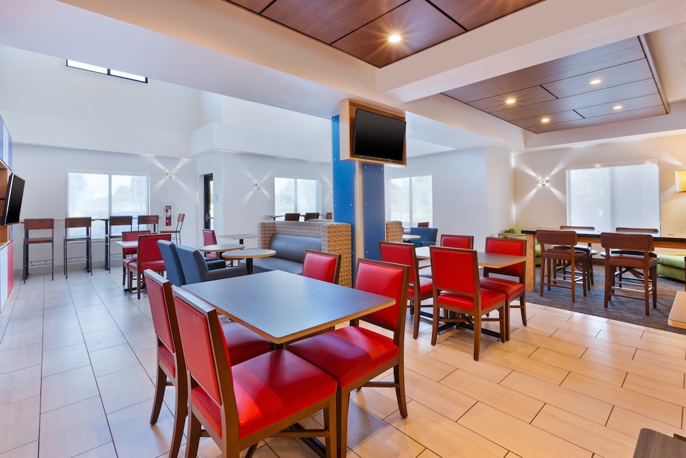Holiday Inn Express Hotel & Suites Cleveland Richfield by IHG - photo 21