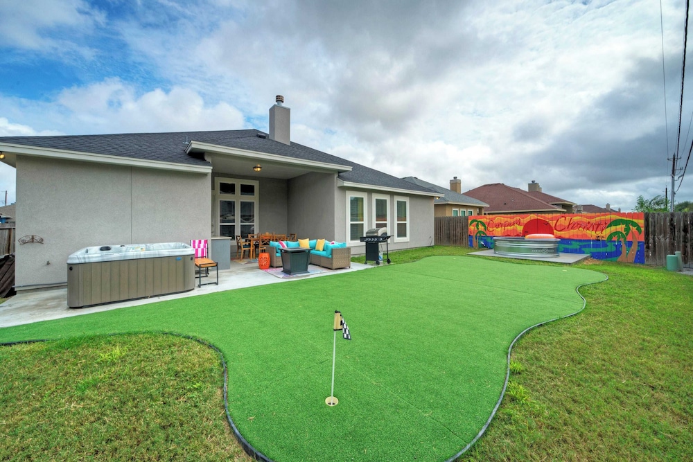 Graford by AvantStay Hot Tub Firepit Mini Putt in Corpus Christi, United States