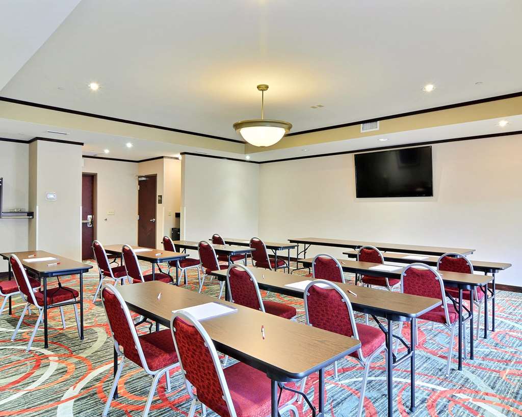 Comfort Suites Uniontown - photo 27