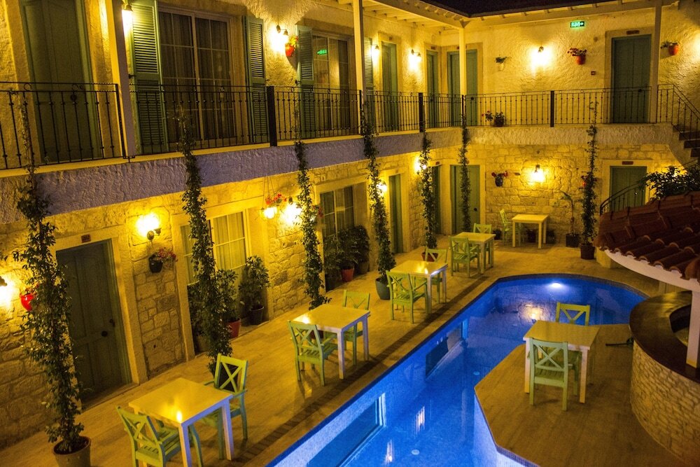 Avlu Alacati Butik Otel — hotel in Cesme