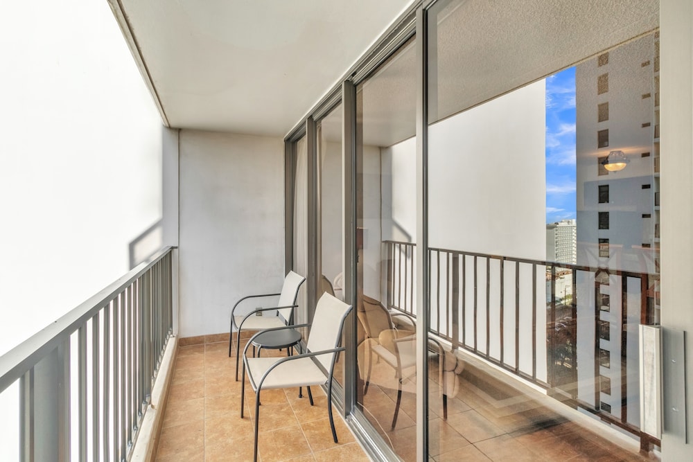 Waikiki Banyan Condo Located One Block From Waikiki Beach by Koko Resort Vacation Rentals - photo 146
