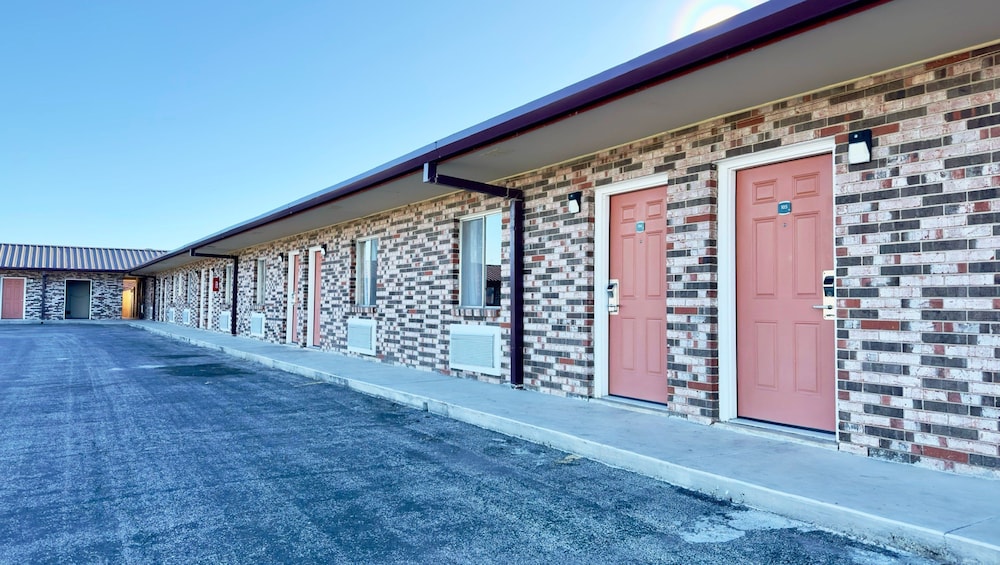Regency Inn Hondo - photo 30