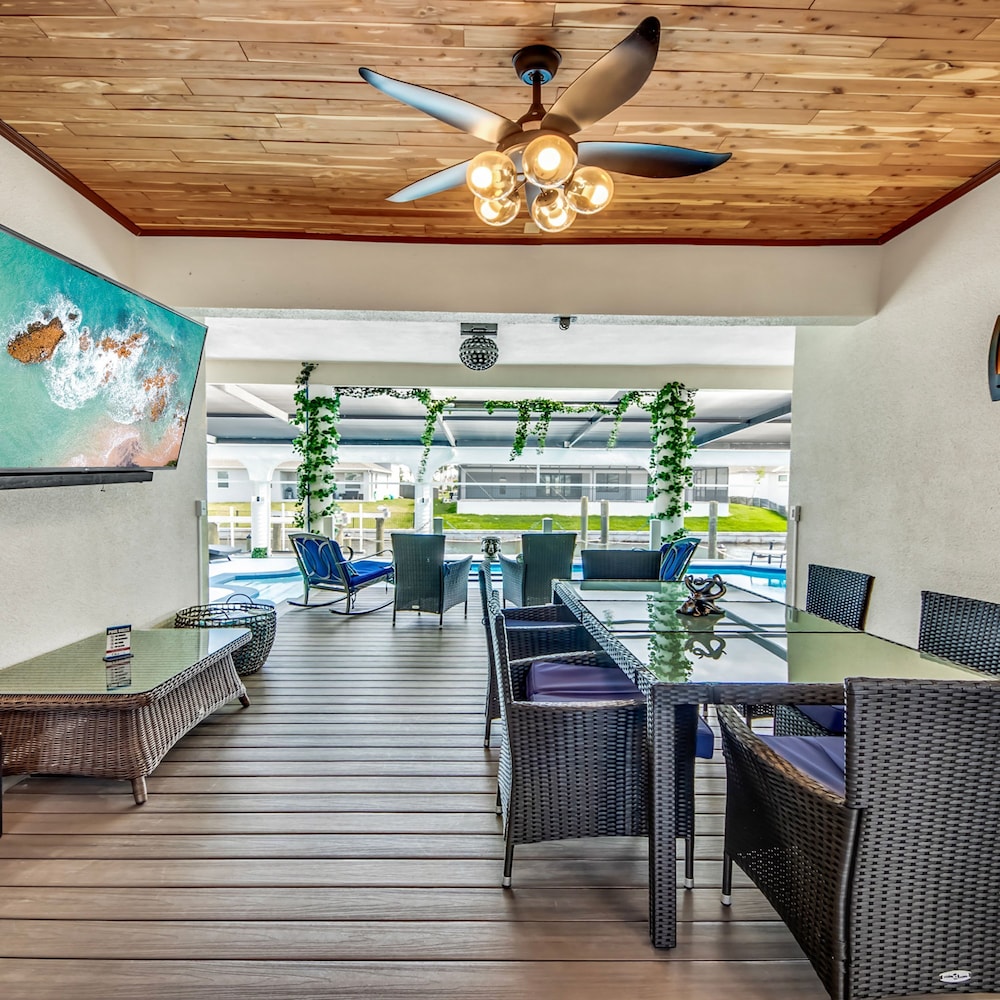 Golden Globe luxury on the canal with poolspa - photo 78