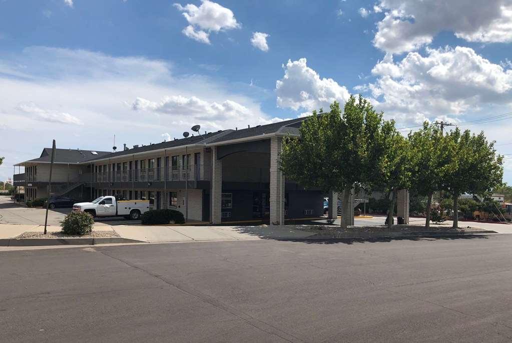 Travelodge by Wyndham Albuquerque East - photo 2