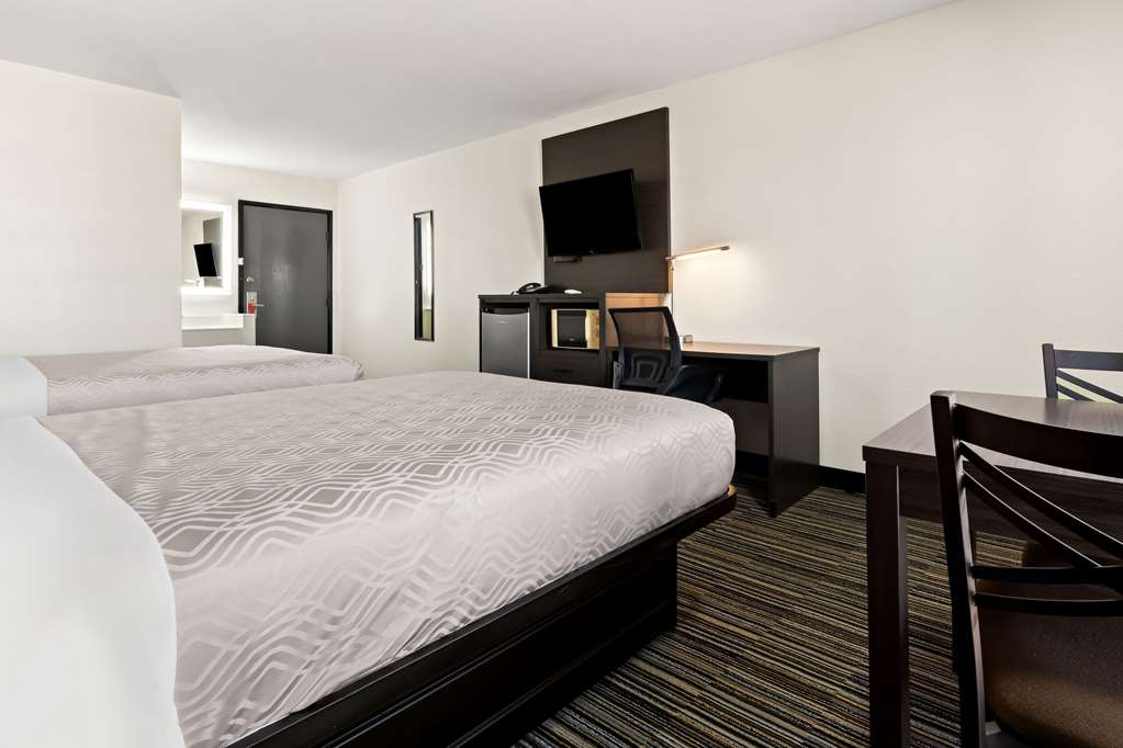Econo Lodge Dumas - photo 15