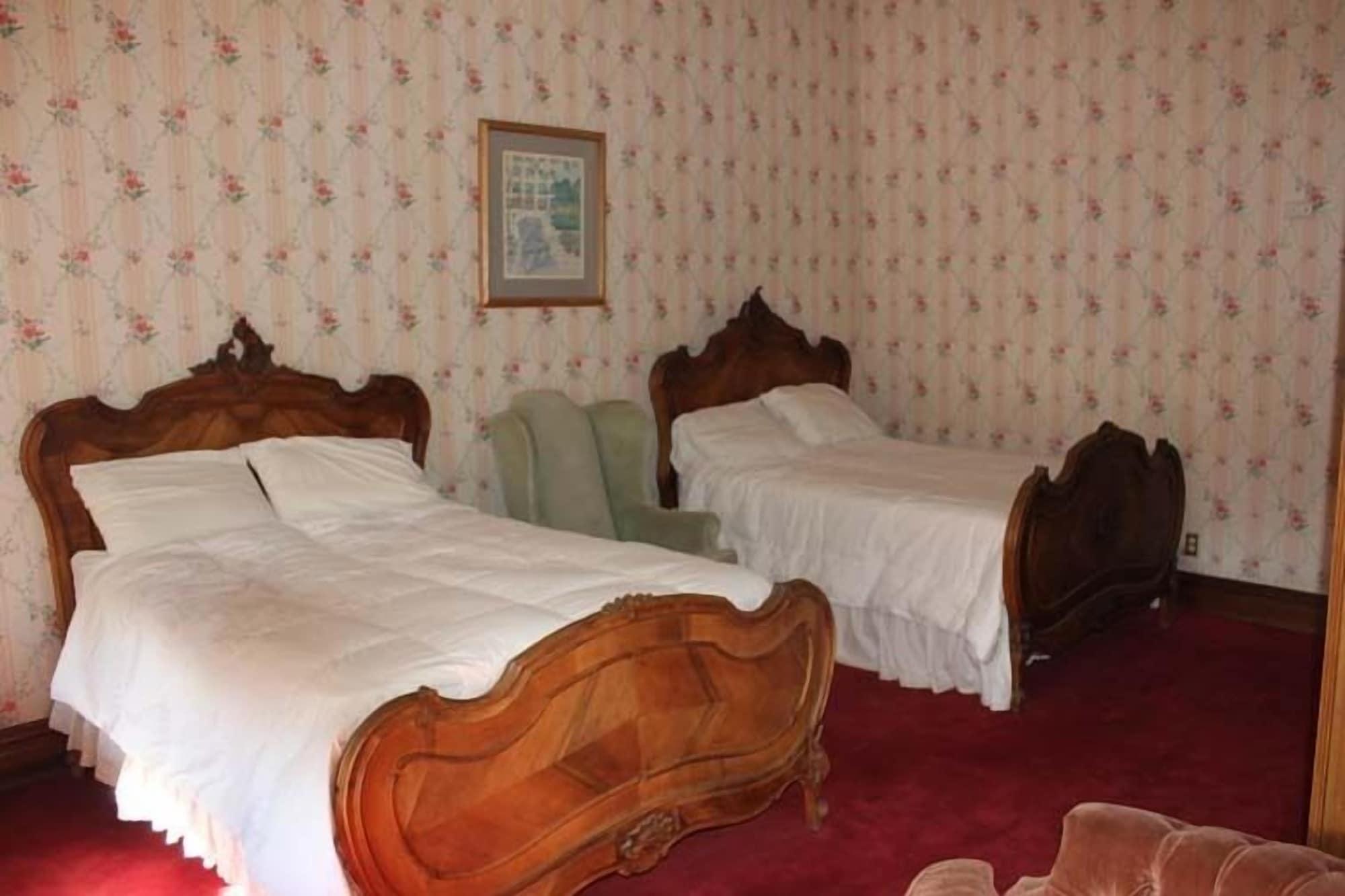Irwin Street Inn - photo 18