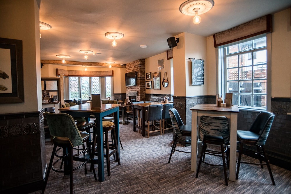 Cat & Lion Country Pub and Hotel in Warrington, United Kingdom