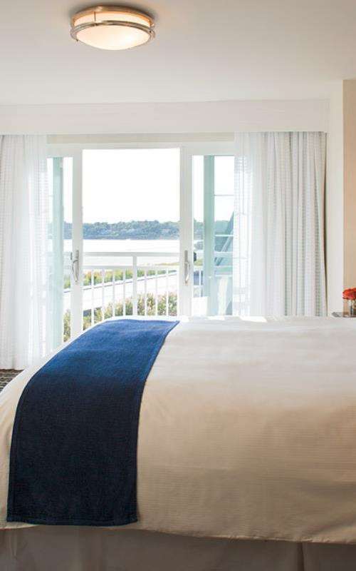 Newport Beach Hotel & Suites - photo 32