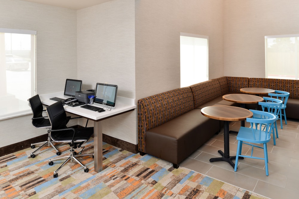 Holiday Inn Express & Suites Houston NW Tomball Area by IHG - photo 46