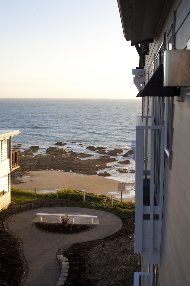 The Coho Oceanfront Lodge - photo 23