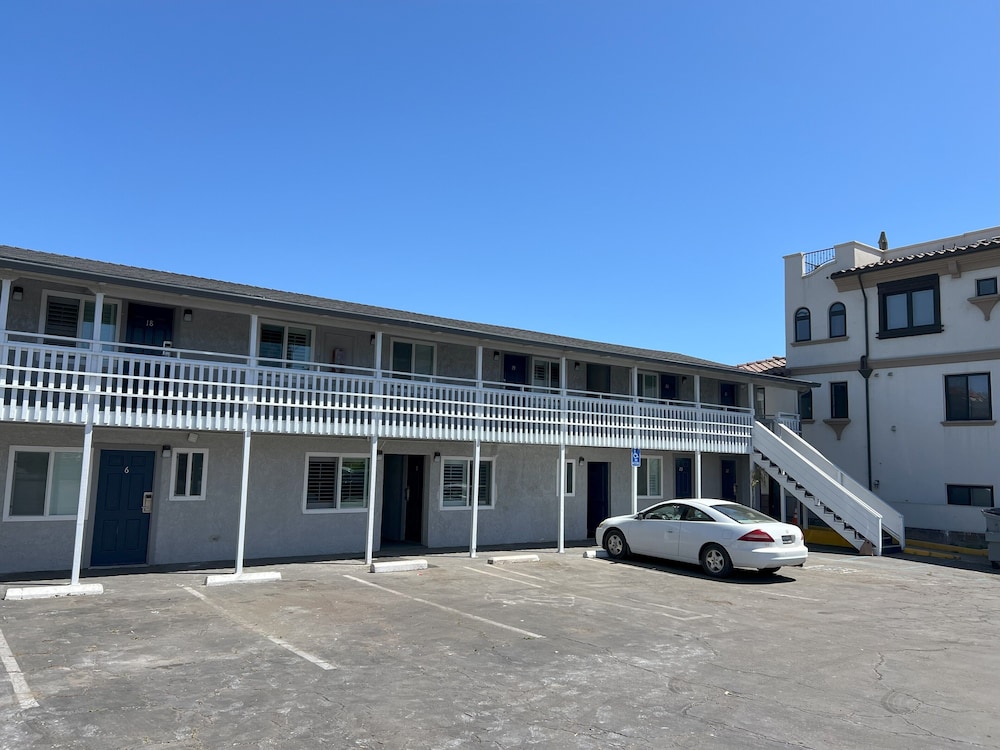 Sea Garden Inn - photo 41