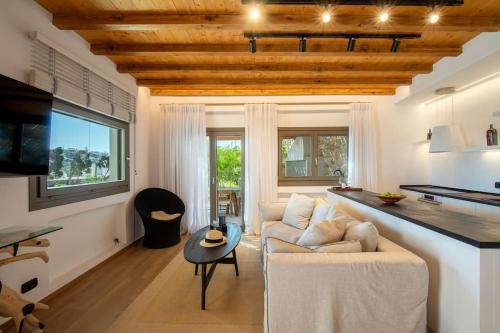 Acres Gem House — 4-Star Luxury Hotel in Ano Mera, Greece