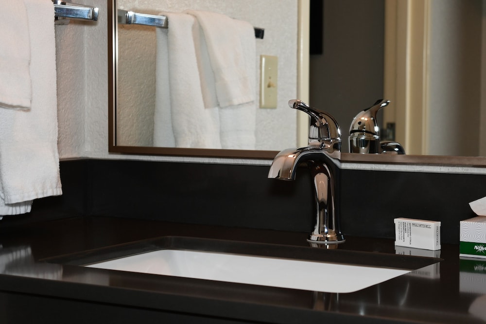 Fairfield by Marriott Mt Pleasant - photo 23