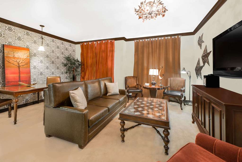 Hawthorn Suites by Wyndham Lubbock - photo 26