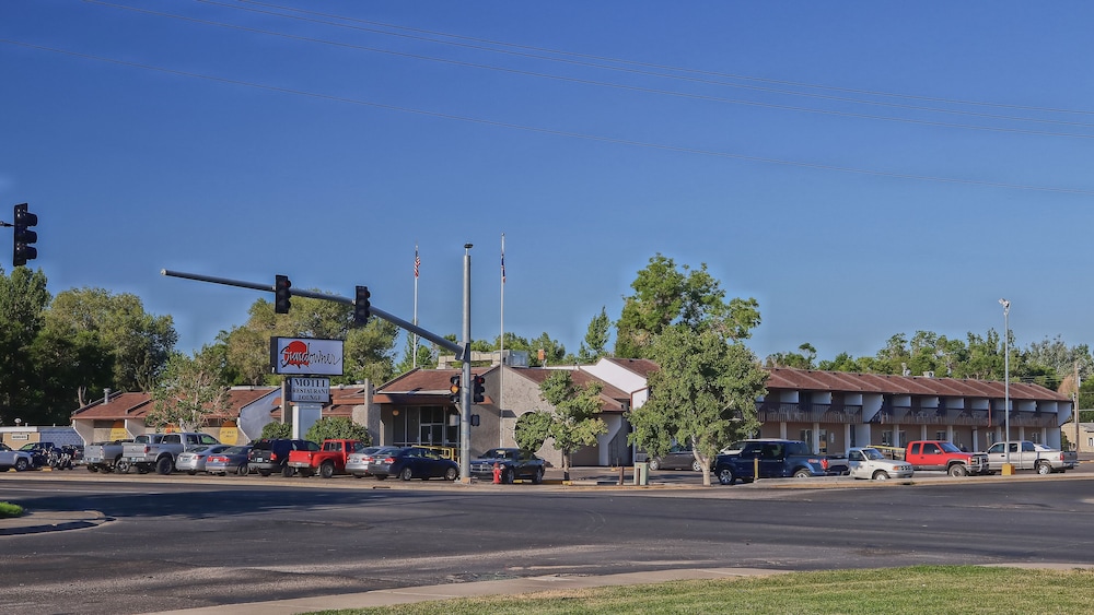 Sundowner Station - carbon neutral hotel in Riverton