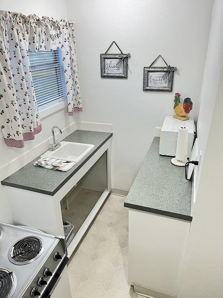 Cascade Motel - photo 24