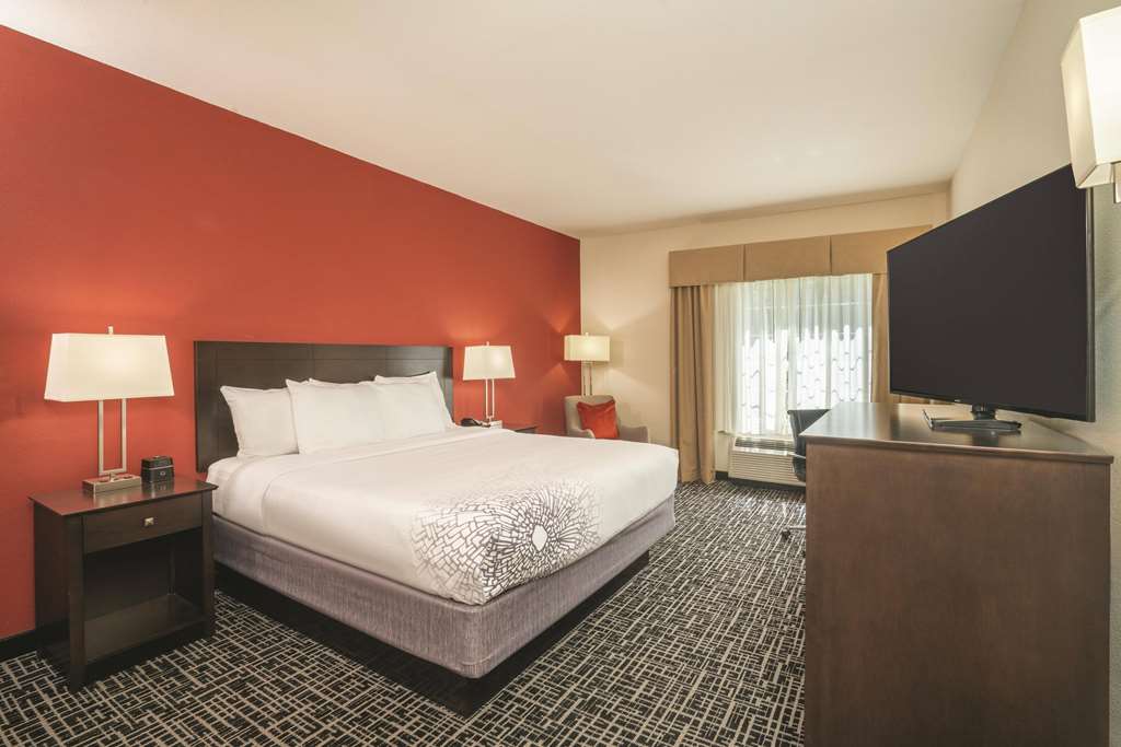 La Quinta Inn & Suites by Wyndham Smyrna TN Nashville - photo 18