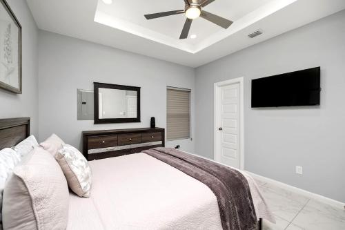Peaceful & Cozy Hideaway Unit #1 — 4-Star Luxury Hotel in Edinburg, United States