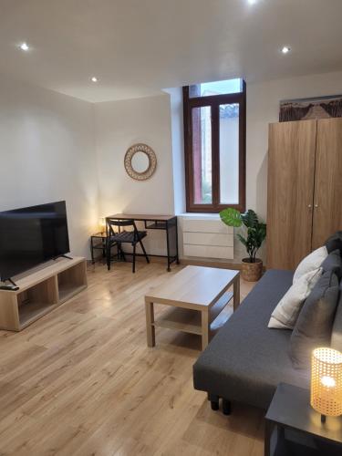 Cosy Studio — hotel in Saint-Mitre-Les-Remparts