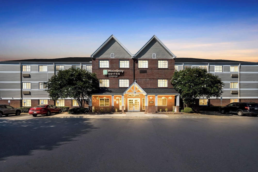 MainStay Suites Raleigh North - photo 6
