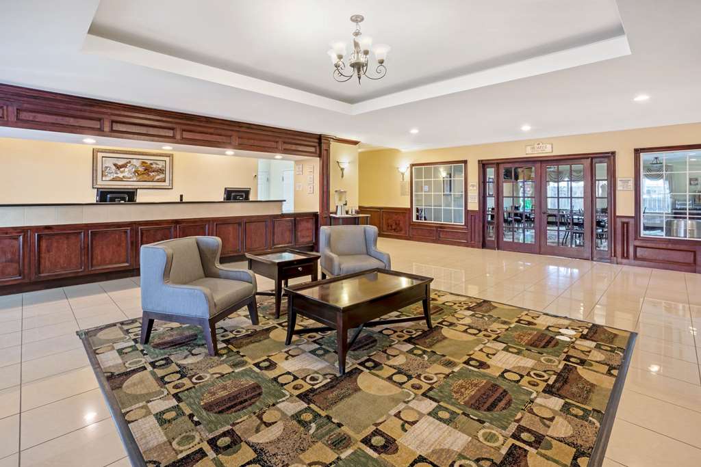 La Quinta Inn & Suites by Wyndham Houston Magnolia - photo 8