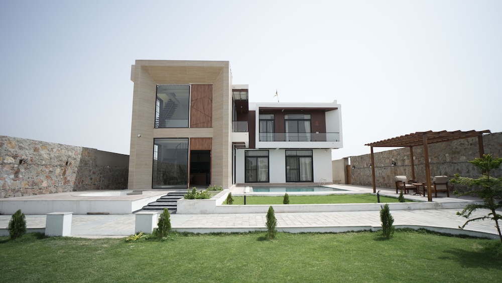 Angelo's farm - carbon neutral hotel in Jaipur