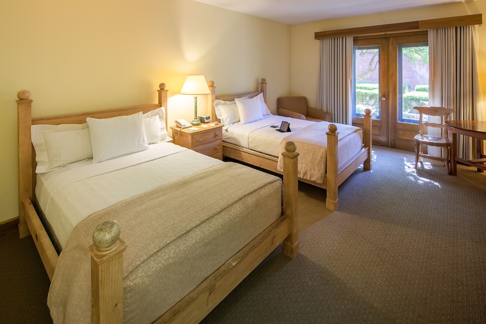 New Harmony Inn Resort and Conference Center - photo 4