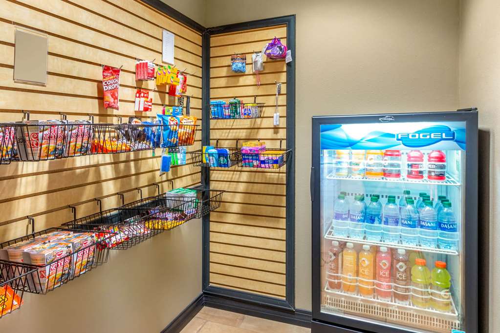 La Quinta Inn & Suites by Wyndham Tucumcari - photo 42