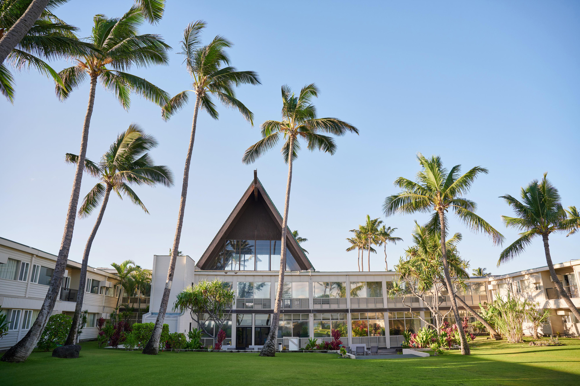 Maui Beach Hotel - photo 19