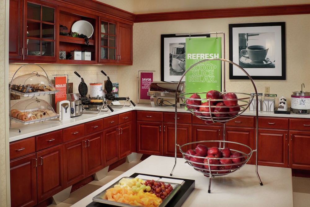 Hampton Inn & Suites Roswell - photo 27
