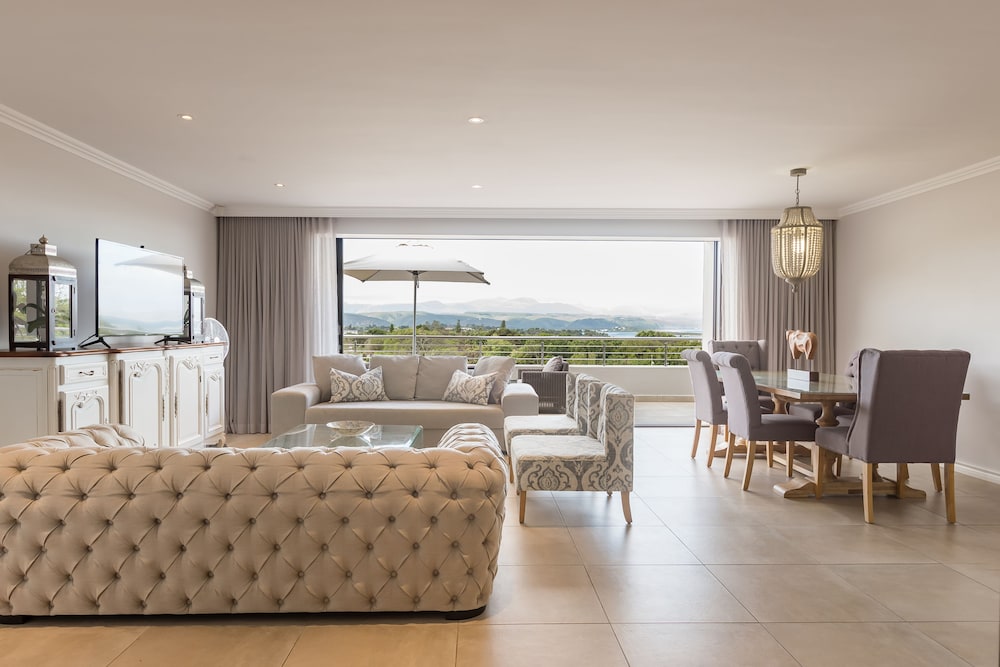 Sunrise Bay Self Catering Accommodation — 4-Star Luxury Hotel in Plettenberg Bay, South Africa