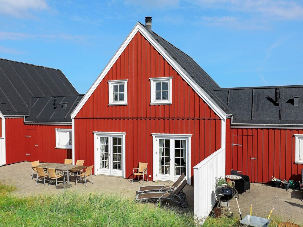 6 Person Holiday Home in Blokhus by Traum — 4-Star Luxury Hotel in None, Denmark