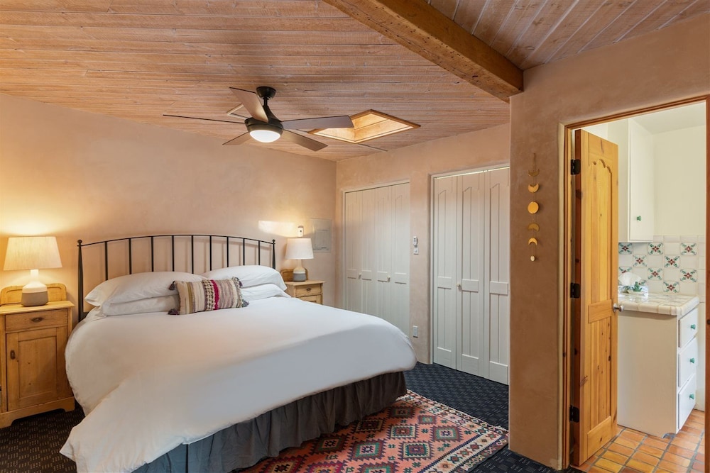 La Joya Spacious and Historic Downtown Jewel - photo 16