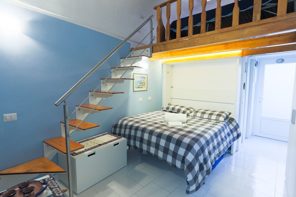Free Holiday House — 4-Star Luxury Hotel in Minori, Italy