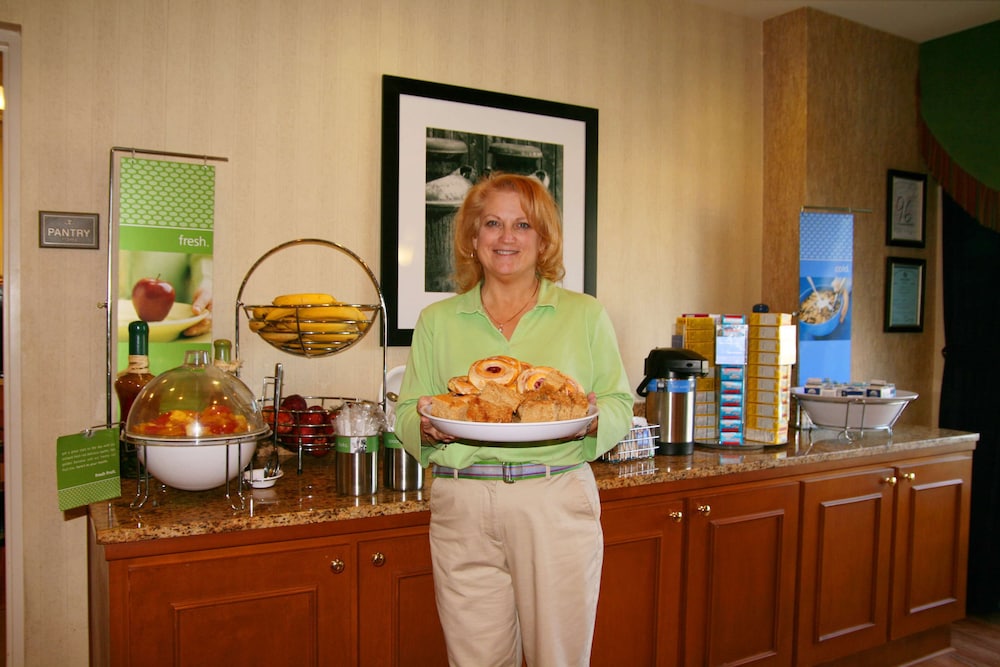 Hampton Inn Guntersville - photo 19
