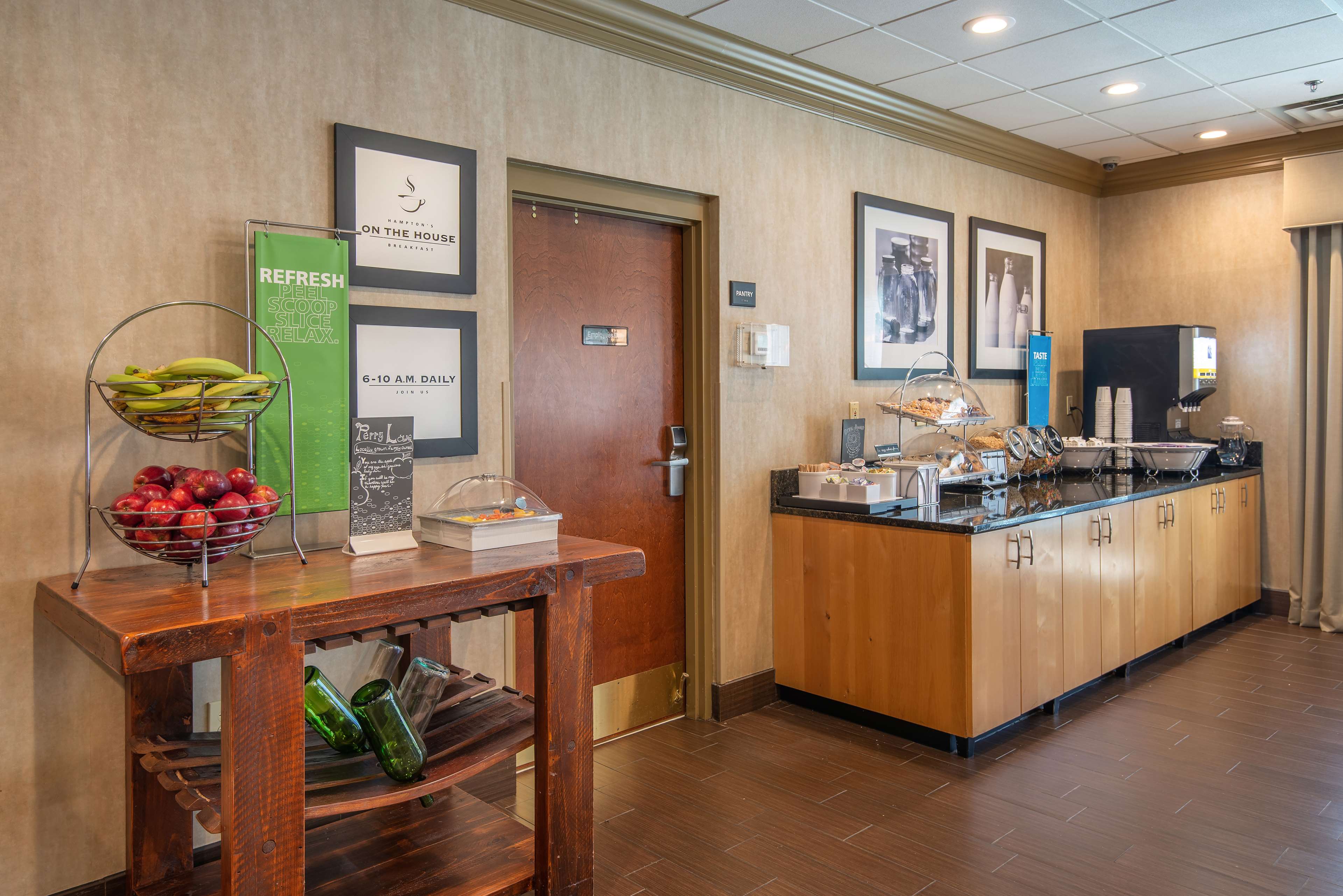 Hampton Inn Wilkesboro - photo 9