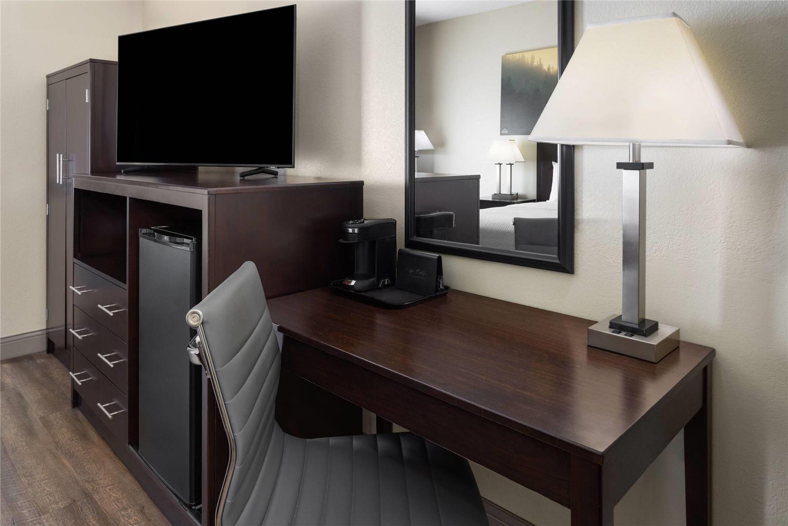 Days Inn by Wyndham Penn State - photo 7