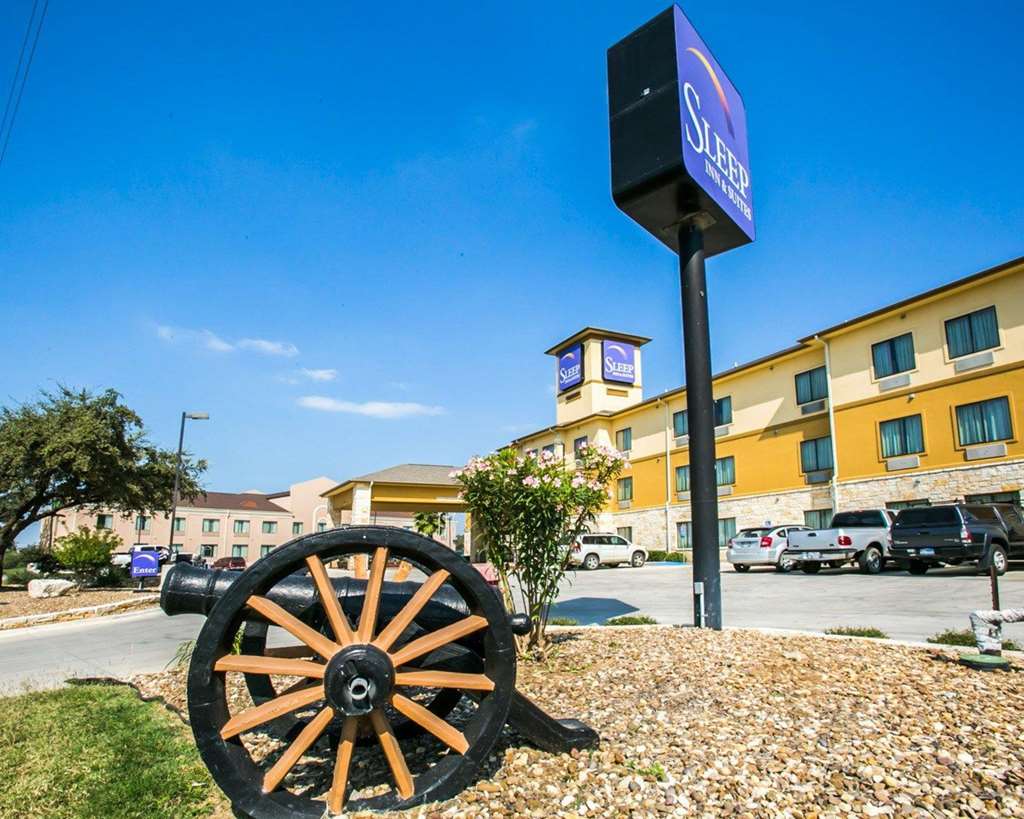 Sleep Inn & Suites Gonzales near Palmetto State Park — hotel in Gonzales