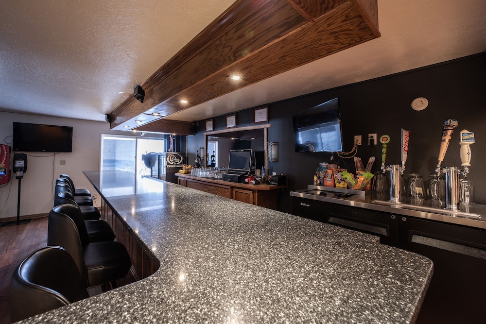 Clover Creek Inn - photo 27