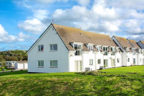 2 Isallt Lodge — 4-Star Luxury Hotel in Holyhead, United Kingdom