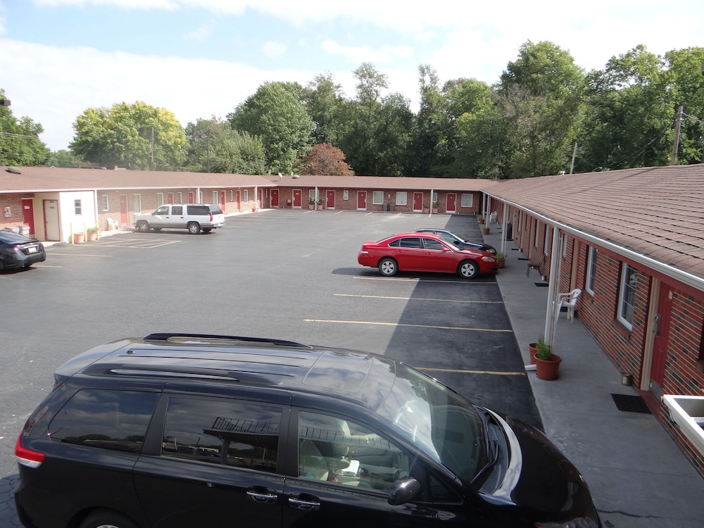 American Inn Sedalia - photo 26