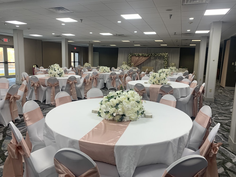 Holiday Inn Express Hotel & Suites Pittsburgh West Mifflin by IHG - photo 28